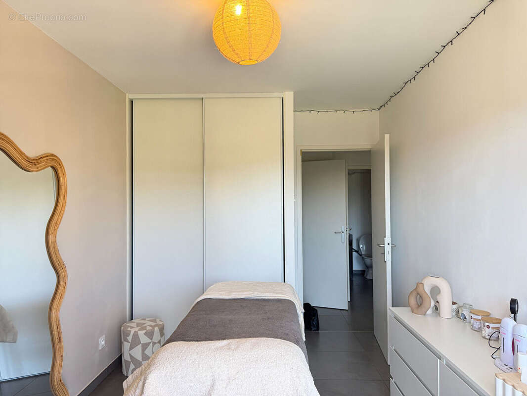 A vendre appartement t3 recent avec terrasse et garage deja loue a ajaccio - photo 8