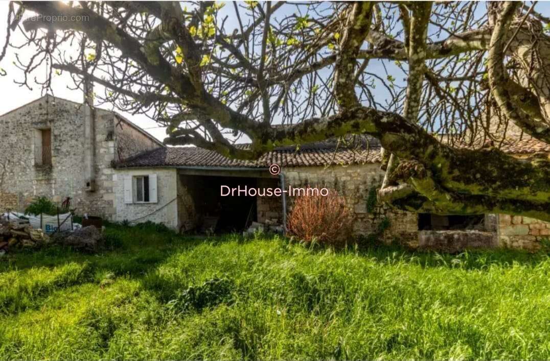 Autre à PORT-D'ENVAUX