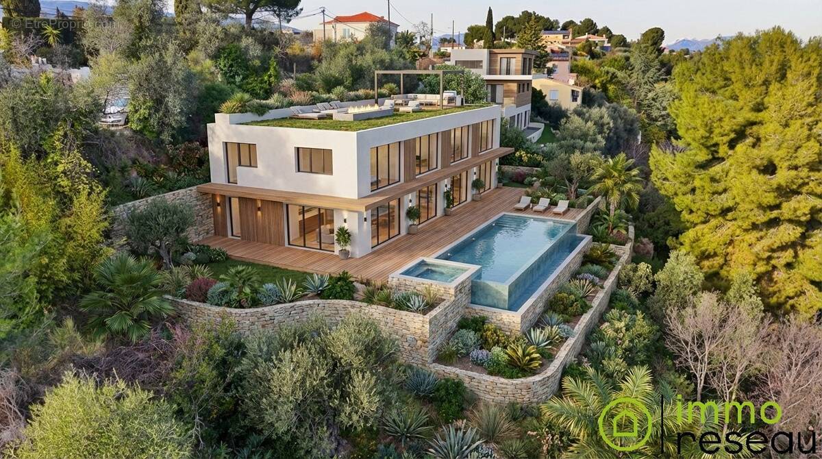 Maison à COLOMARS
