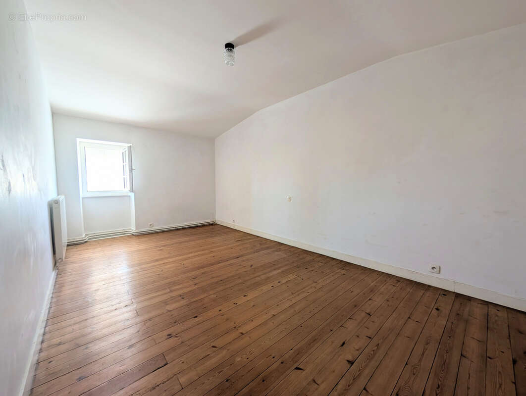 Maison à LES HERBIERS