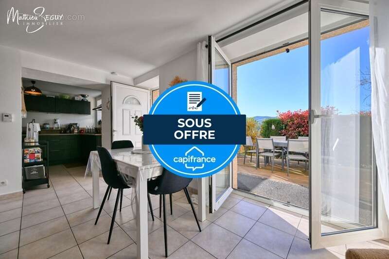 Appartement à COURZIEU