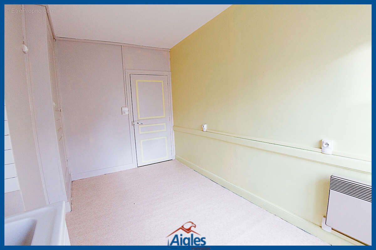 Appartement à SAINT-GERMAIN-LEMBRON