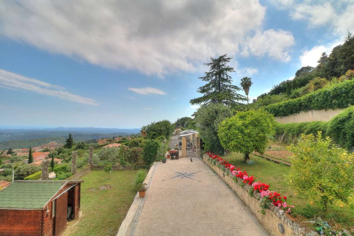Maison à TOURRETTES-SUR-LOUP