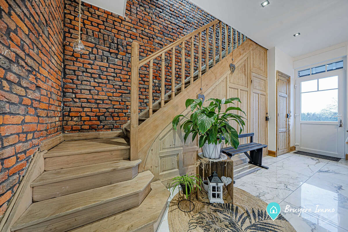 Maison 204 m² à Bavay  - photo 4