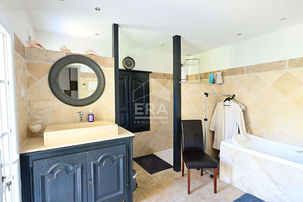 Maison 191m² à châteauneuf-de-gadagne - photo 9