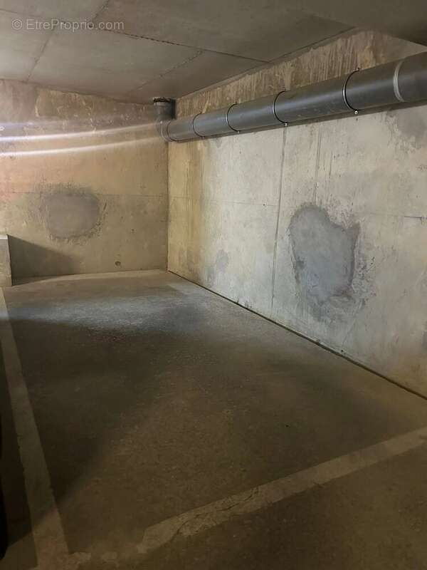 Parking à RUEIL-MALMAISON