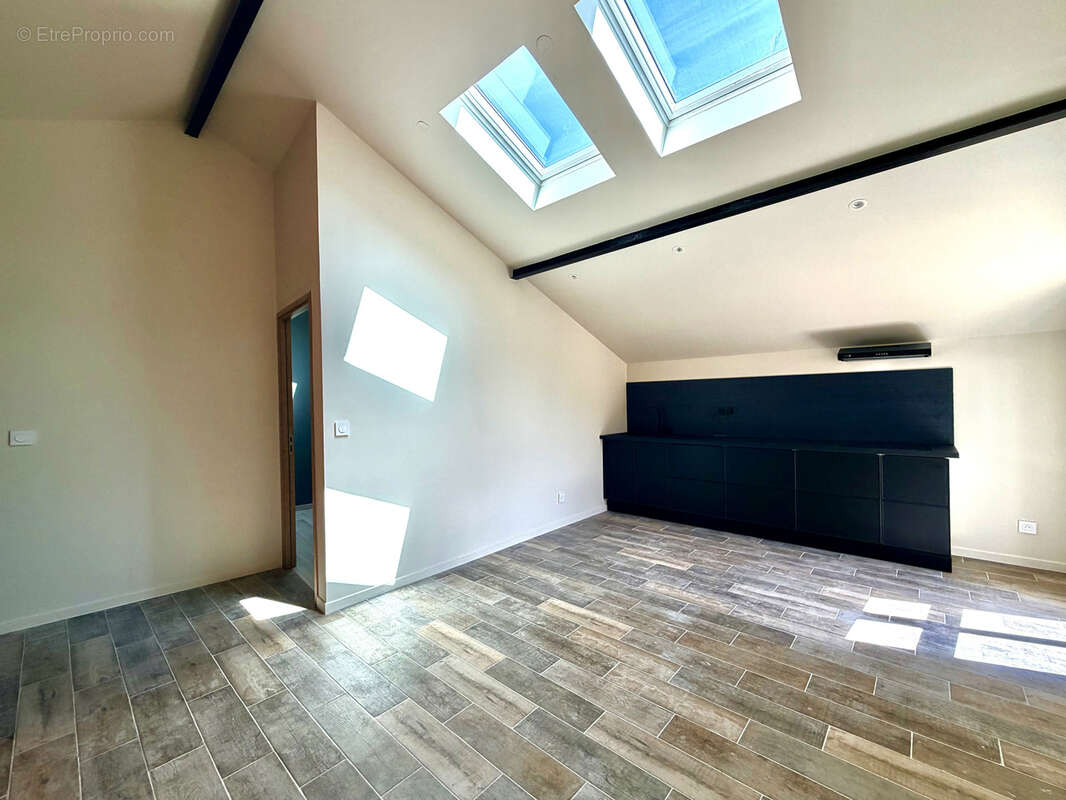 Appartement à QUINCIEUX