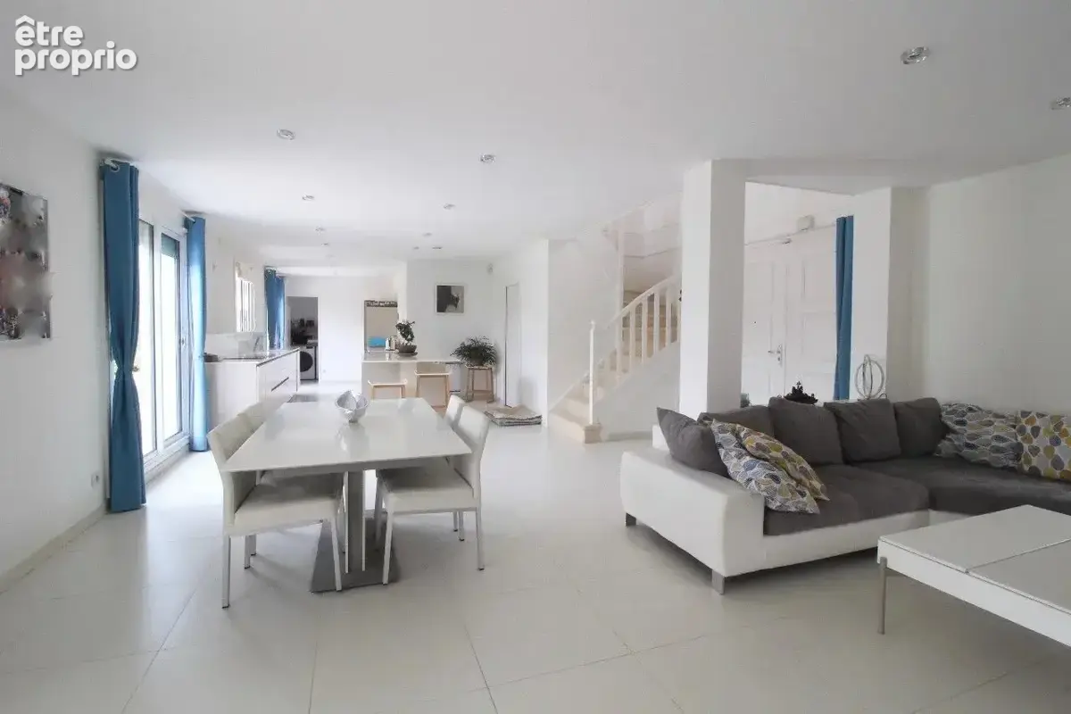 Maison 7 pièces 198 m² à vendre à Ozoir-La-Ferriere (77330) - photo 4