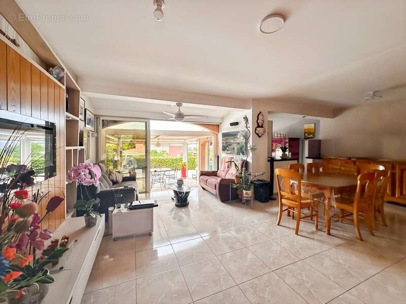 A vendre CARGESE - proche de la plage - Maison de 2 chambres et 1 bureau - Jacuzzi - photo 2