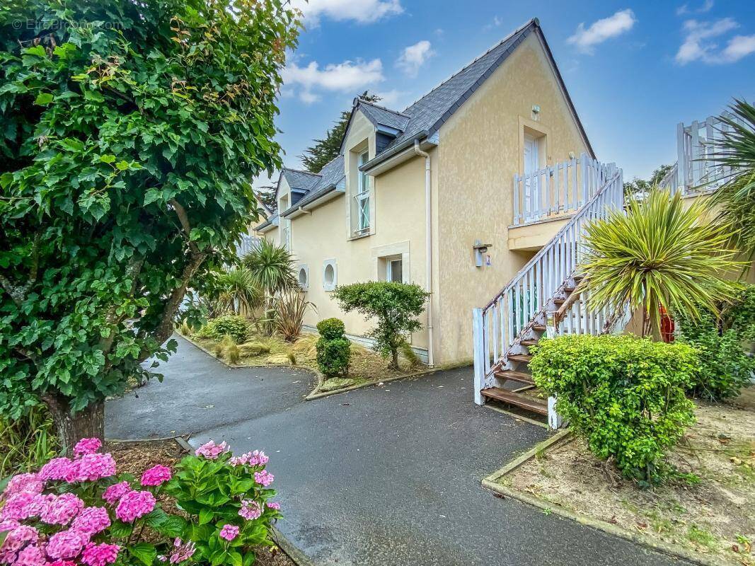 Appartement à COLLEVILLE-SUR-MER