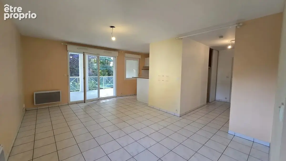 EXCLUSIVITE  ST CYR SUR LOIRE RESIDENCE CHAMBORD:  Au 6 Rue Claude Griveau, T3 avec terrasse , garage et piscine dans la résiden - photo 5