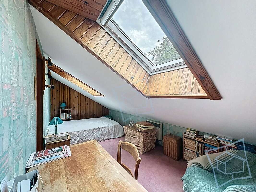 Maison Voisins Le Bretonneux 5 pièce(s) 103 m2 - photo 5