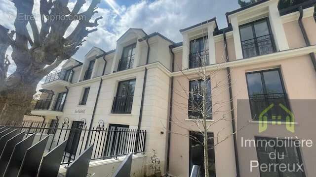 Appartement à LE PERREUX-SUR-MARNE