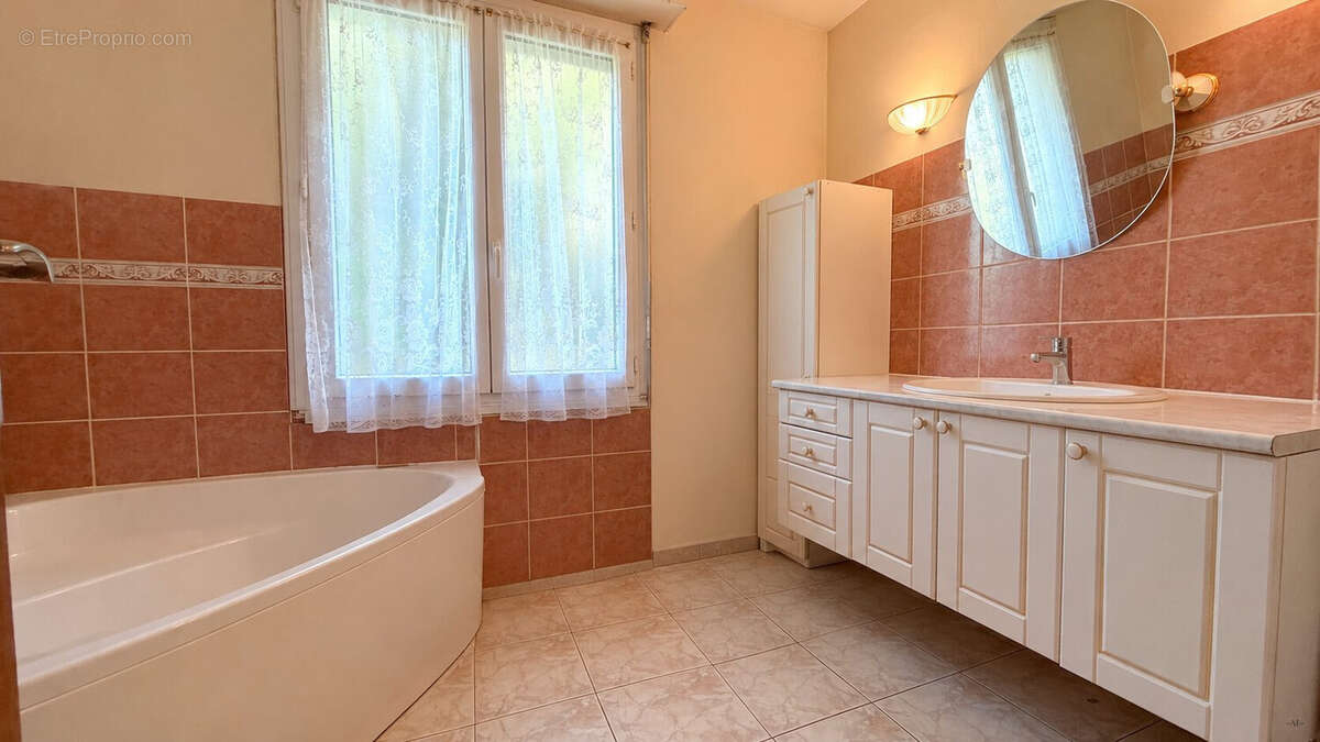 Maison 145 m² à Locmiquelic  - photo 3