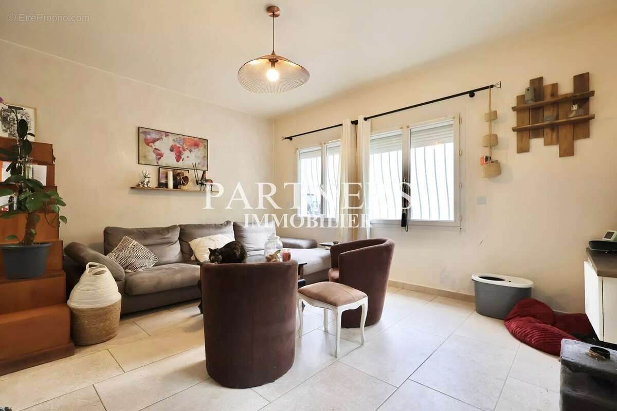 Appartement à CHARLEVAL