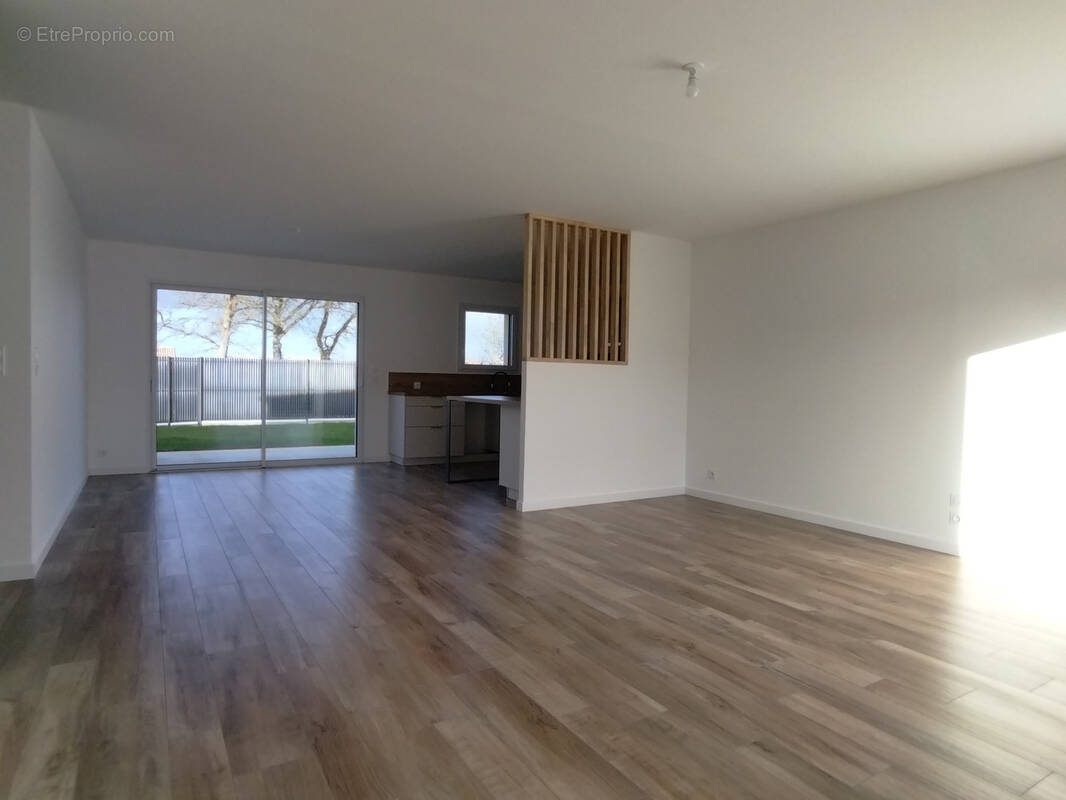 Maison à SAINTE-FLORENCE