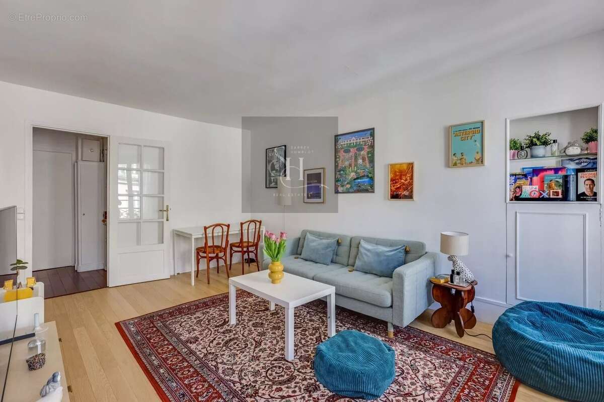 Appartement à PARIS-17E