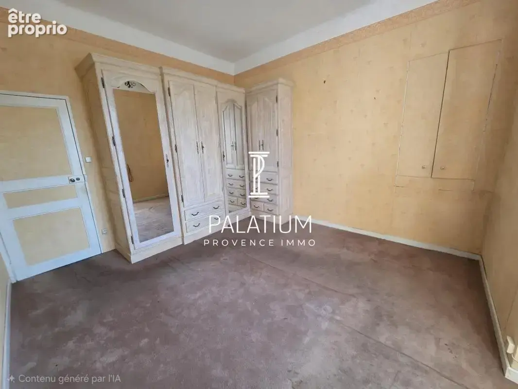 FORCALQUIER – Maison de Ville de 76 m² à Rénover avec Jardin, Dépendance et Garage Sécurisé - photo 23