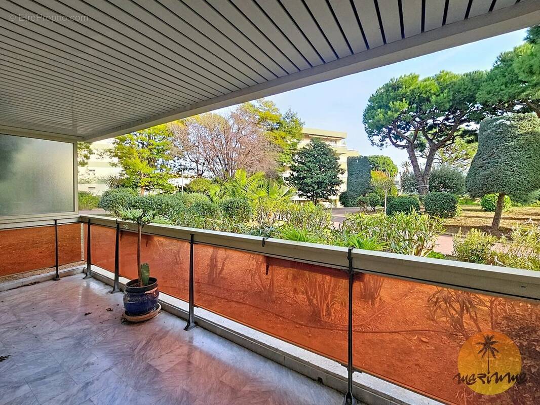 Appartement à SAINT-LAURENT-DU-VAR