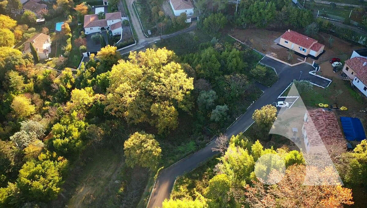 Terrain à DRAGUIGNAN