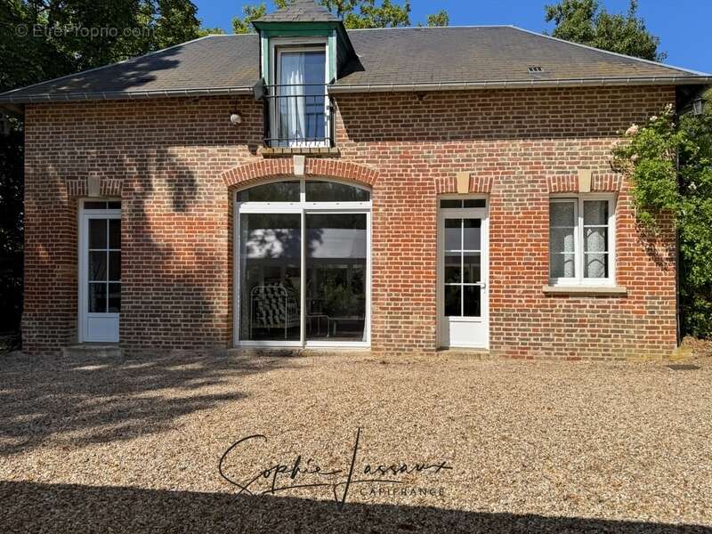 Demeure de caractère à vendre à Bézu-Saint-Éloi – 9 pièces, 5 chambres, parc de près de 6 000 m² avec maison d'amis et espace bi - photo 4