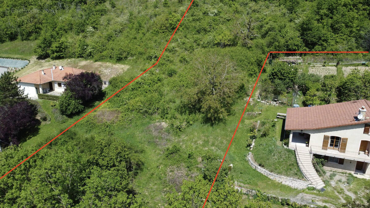 Terrain à LAPS