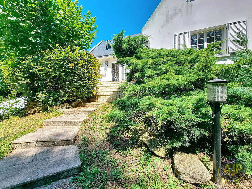 Maison à BOUGUENAIS
