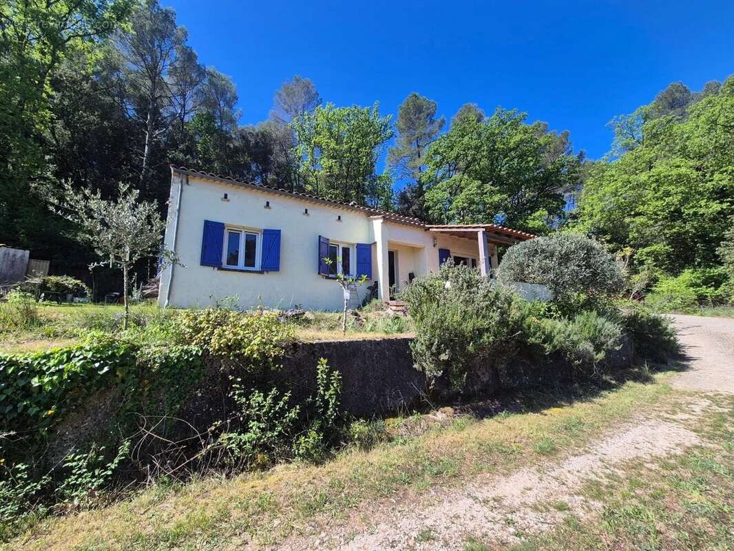 Maison à PONTEVES