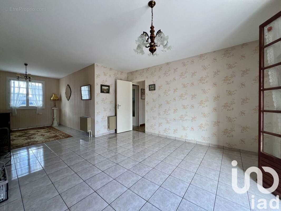 Photo 4 - Maison à VILLEBERNIER