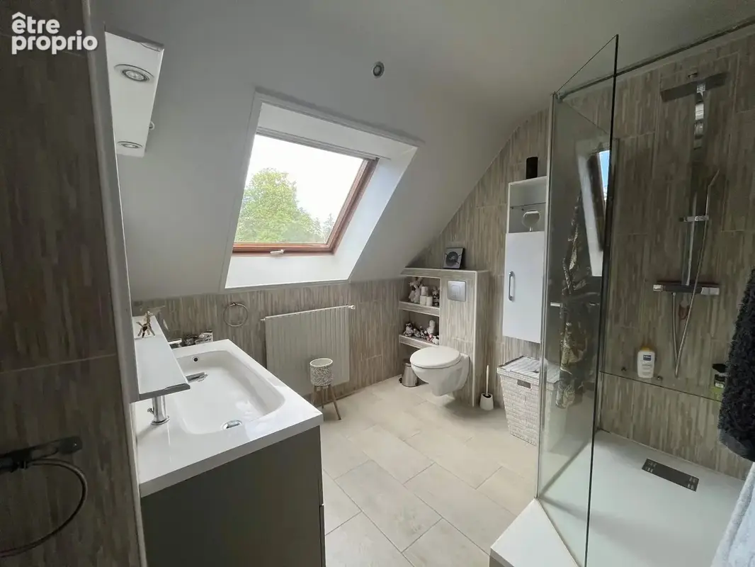 Maison avec de beaux volumes au calme et proche commodités - photo 9