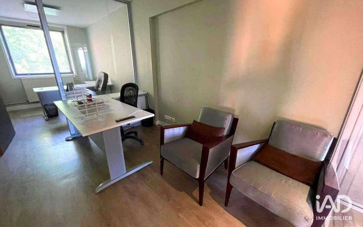 Photo 9 - Commerce à COURCOURONNES