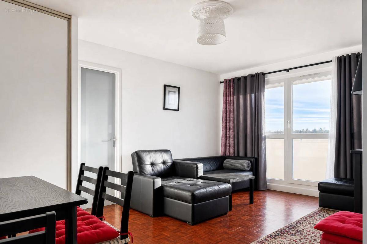 Appartement à SAVIGNY-SUR-ORGE