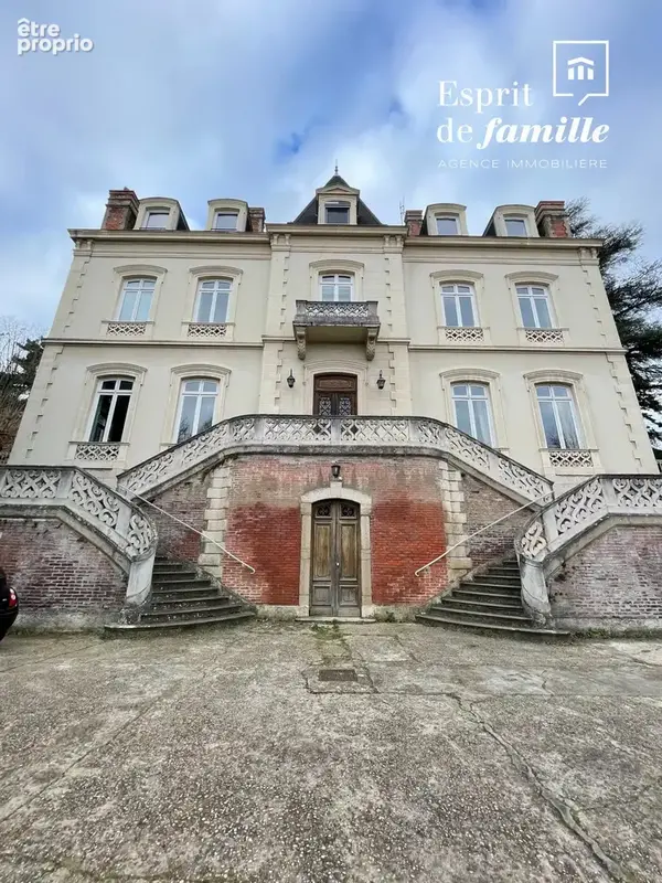 QUAI JEAN-JACQUES ROUSSEAU – Appartement de réception de 122 m² dans une maison bourgeoise - photo 6