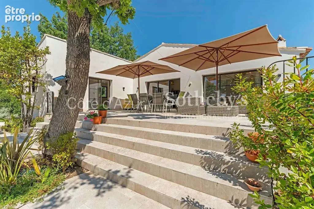 Golfe de Saint Tropez, villa rénovée de 300 m² avec six suites et piscine proche Port Grimaud - photo 4