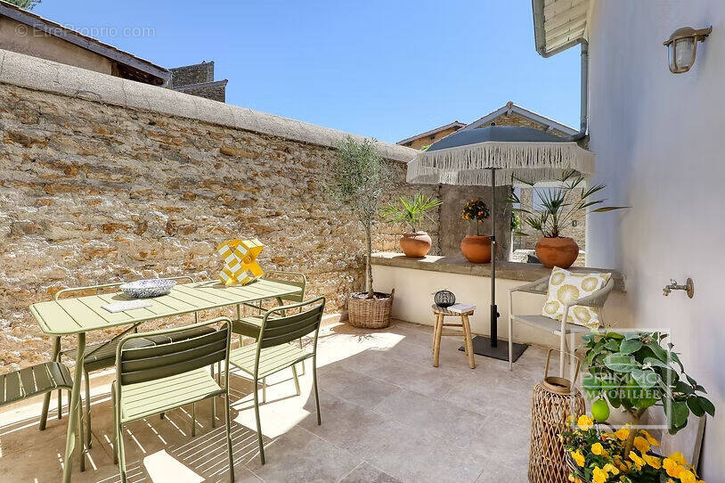 Maison à SAINT-CYR-AU-MONT-D&#039;OR