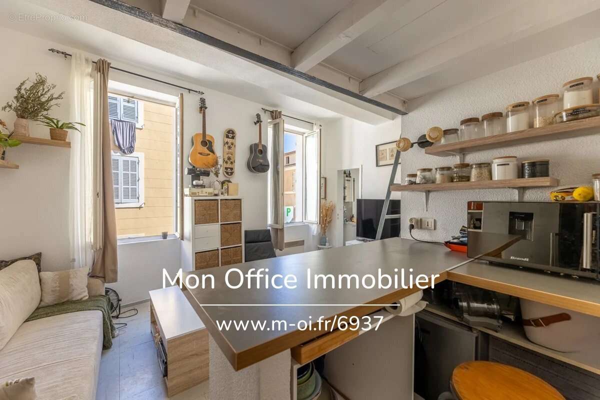Appartement à MARSEILLE-1E