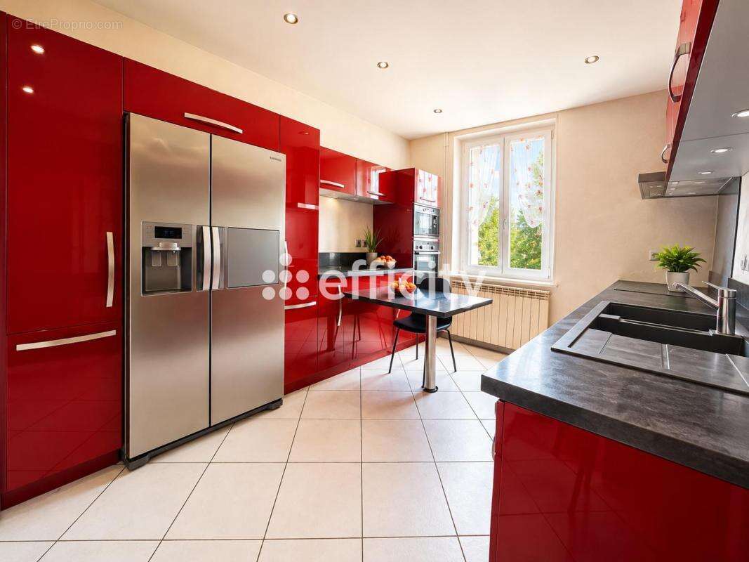 Maison 160 m² à Jassans-Riottier  - photo 7