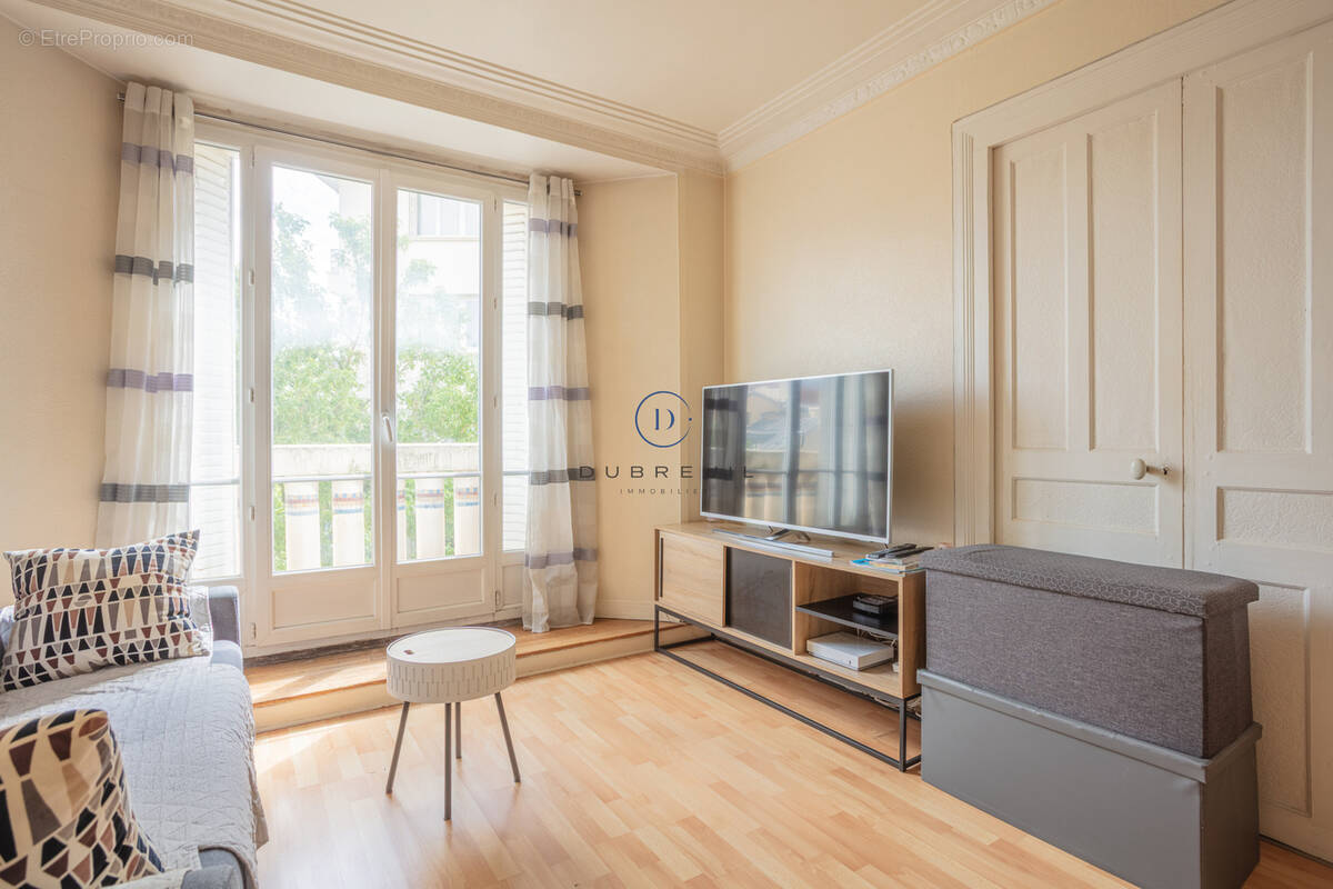 Appartement à COURBEVOIE