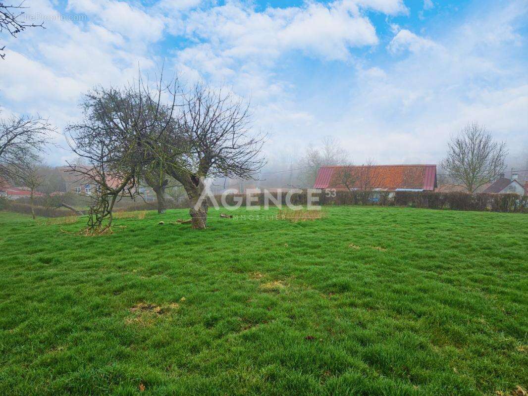 Terrain à ACQUIN-WESTBECOURT