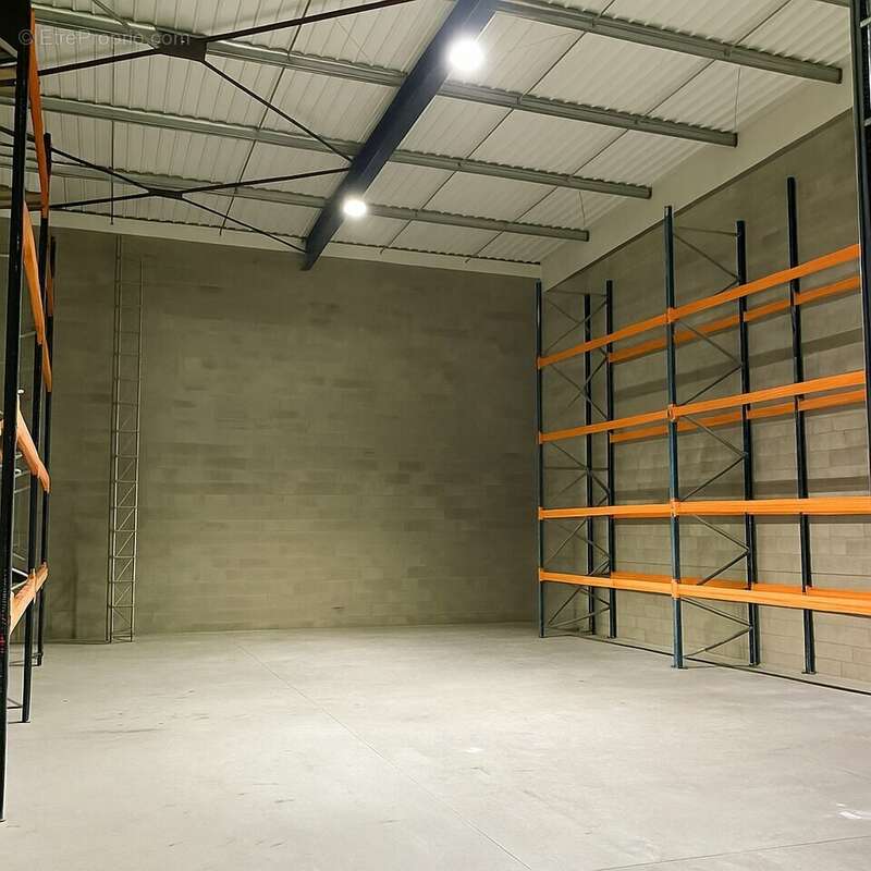 Autre à VAULX-MILIEU