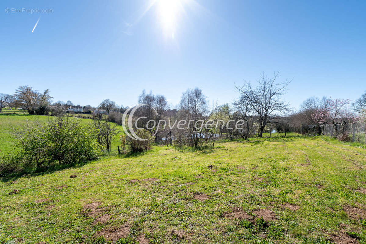 Maison à MAGNAC-BOURG