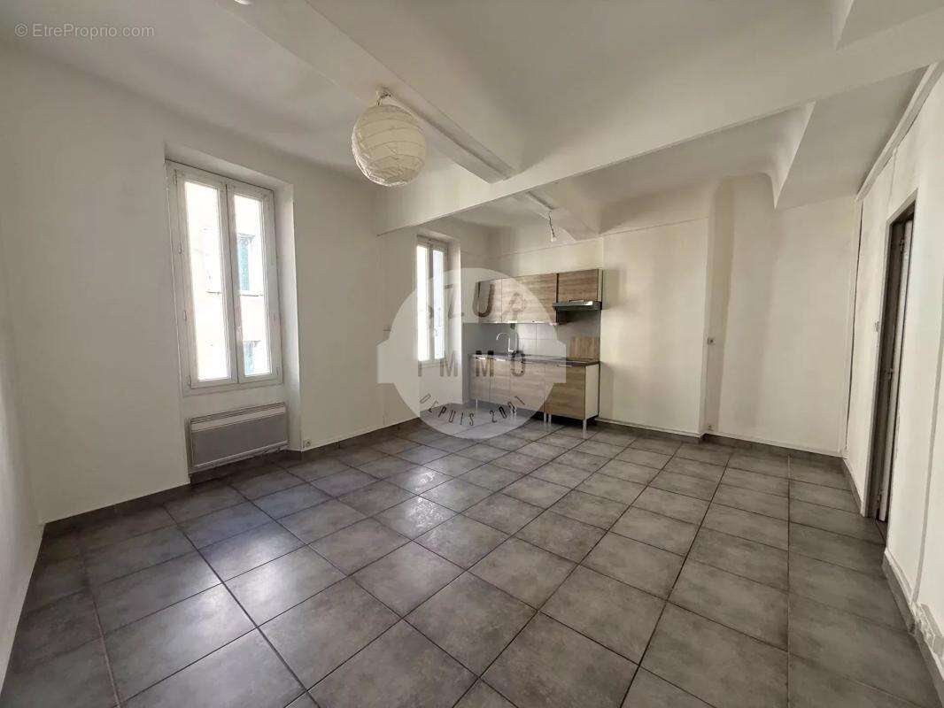 Appartement à ROQUEVAIRE