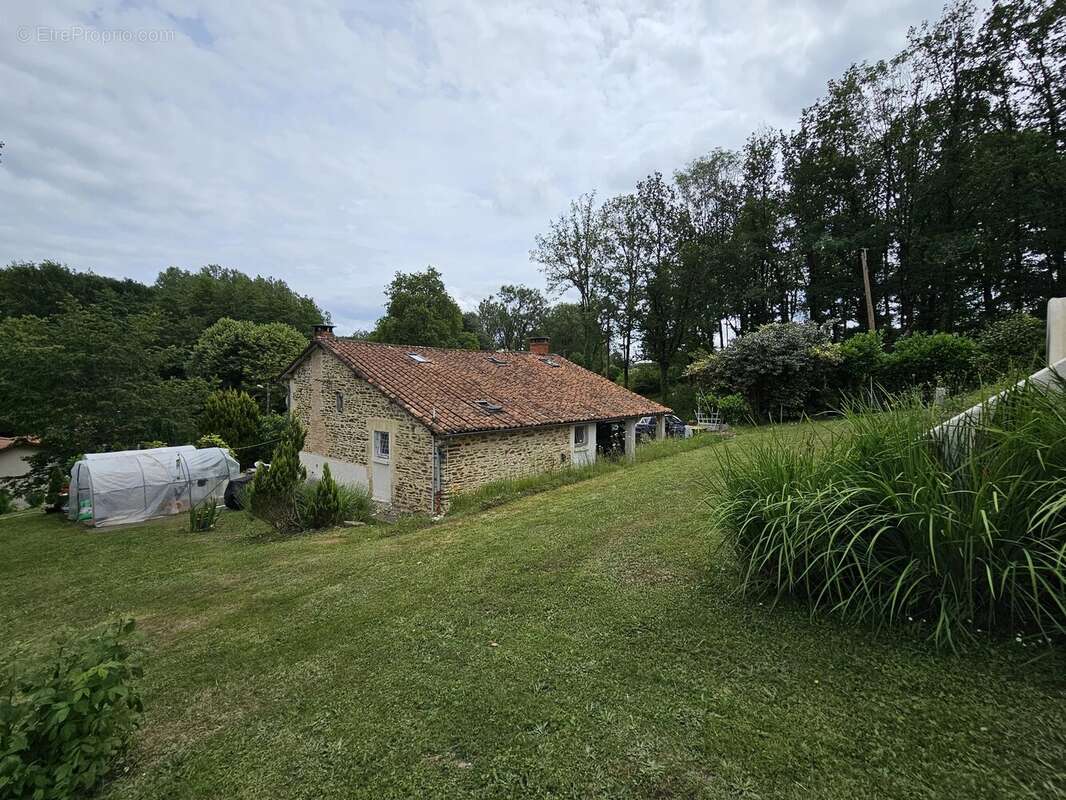 Maison à MONTEMBOEUF