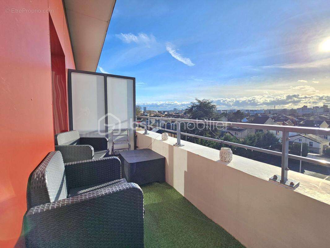 Appartement dernier étage F2 44m² terrasse 14m² SUD parking DPE C - photo 2