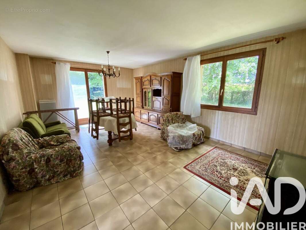 Maison 127 m² à Saint-Hilaire-Les-Andresis  - photo 4