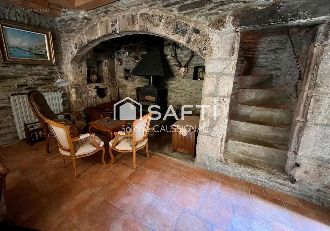 Photo 9 - Maison à LE COLLET-DE-DEZE