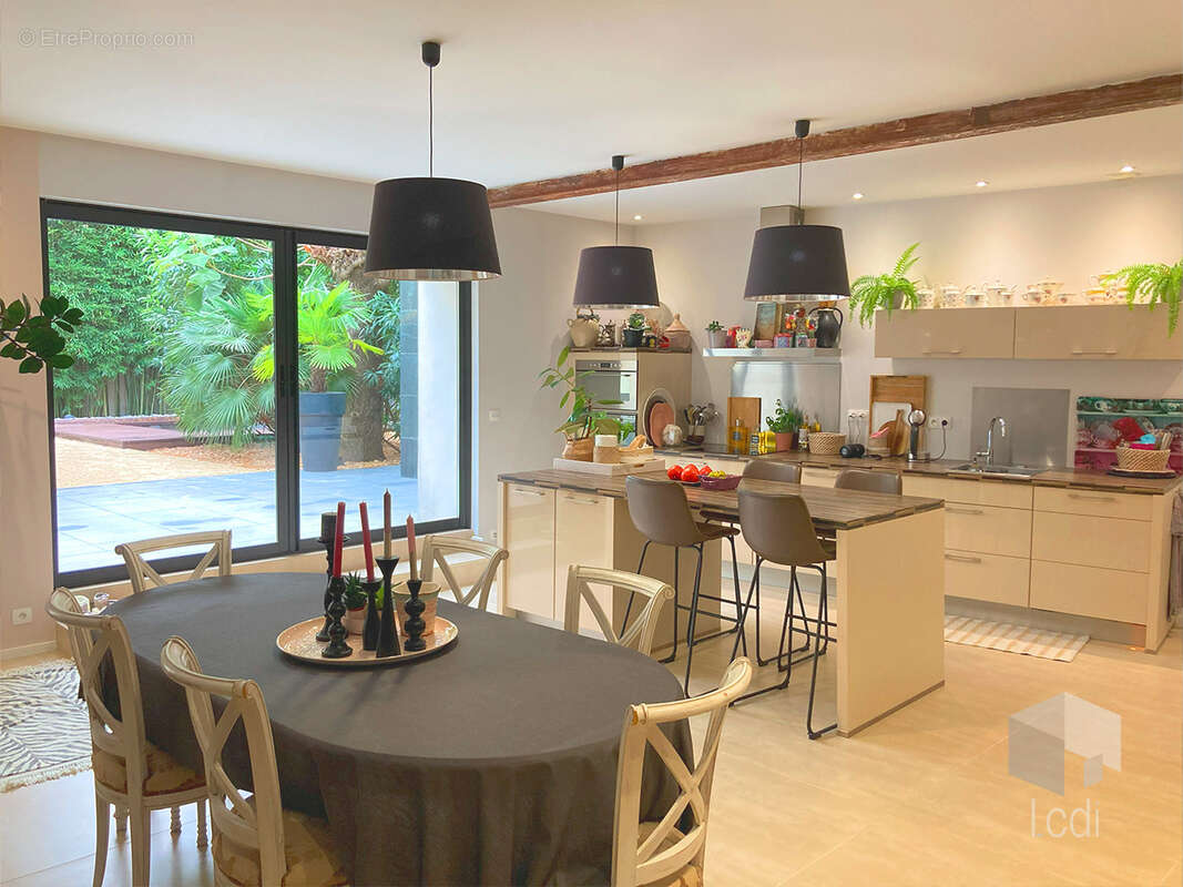 MONTELIMAR, maison de ville 350 m2 avec piscine - photo 6