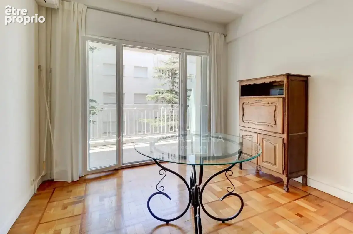 Cimiez – Grand 2 pièces avec terrasse exposée sud au calme ! - photo 3