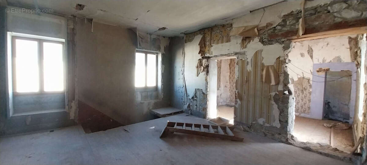 Maison à PONT-EVEQUE