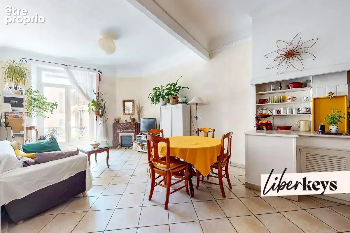 Aubagne centre T4 atypique ~87m² + terrasse ~16m² et des rangements - photo 3